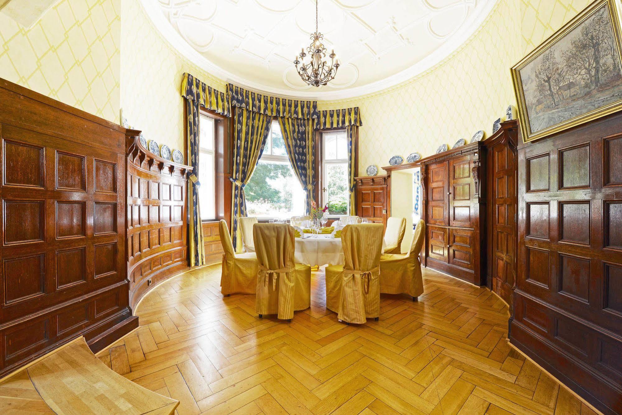 Schlosshotel Villa Westerberge Aschersleben Dış mekan fotoğraf