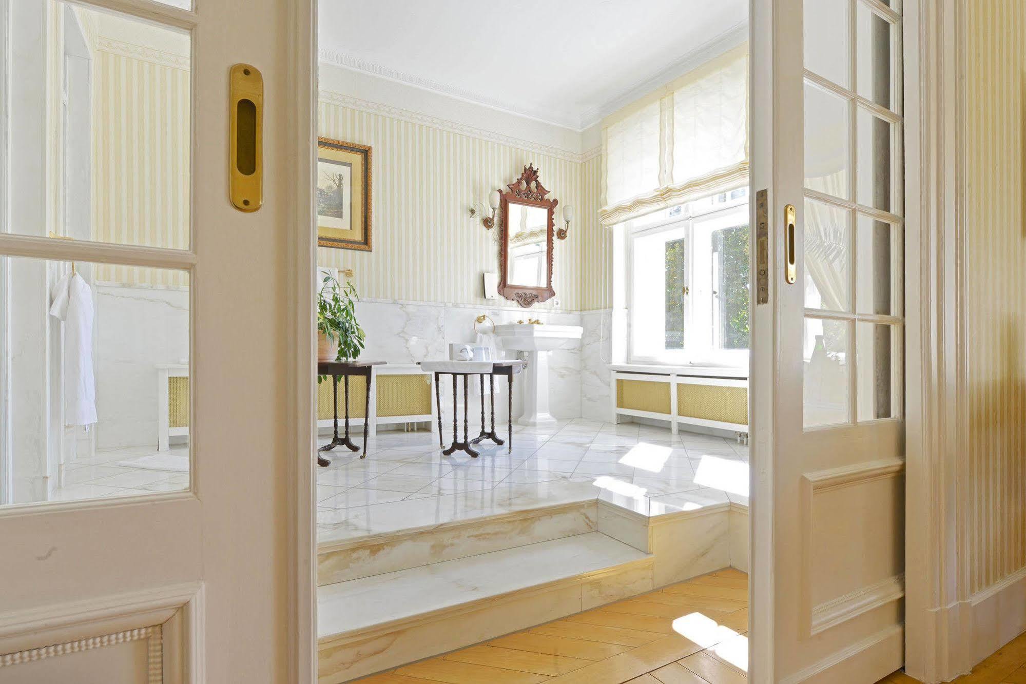 Schlosshotel Villa Westerberge Aschersleben Dış mekan fotoğraf