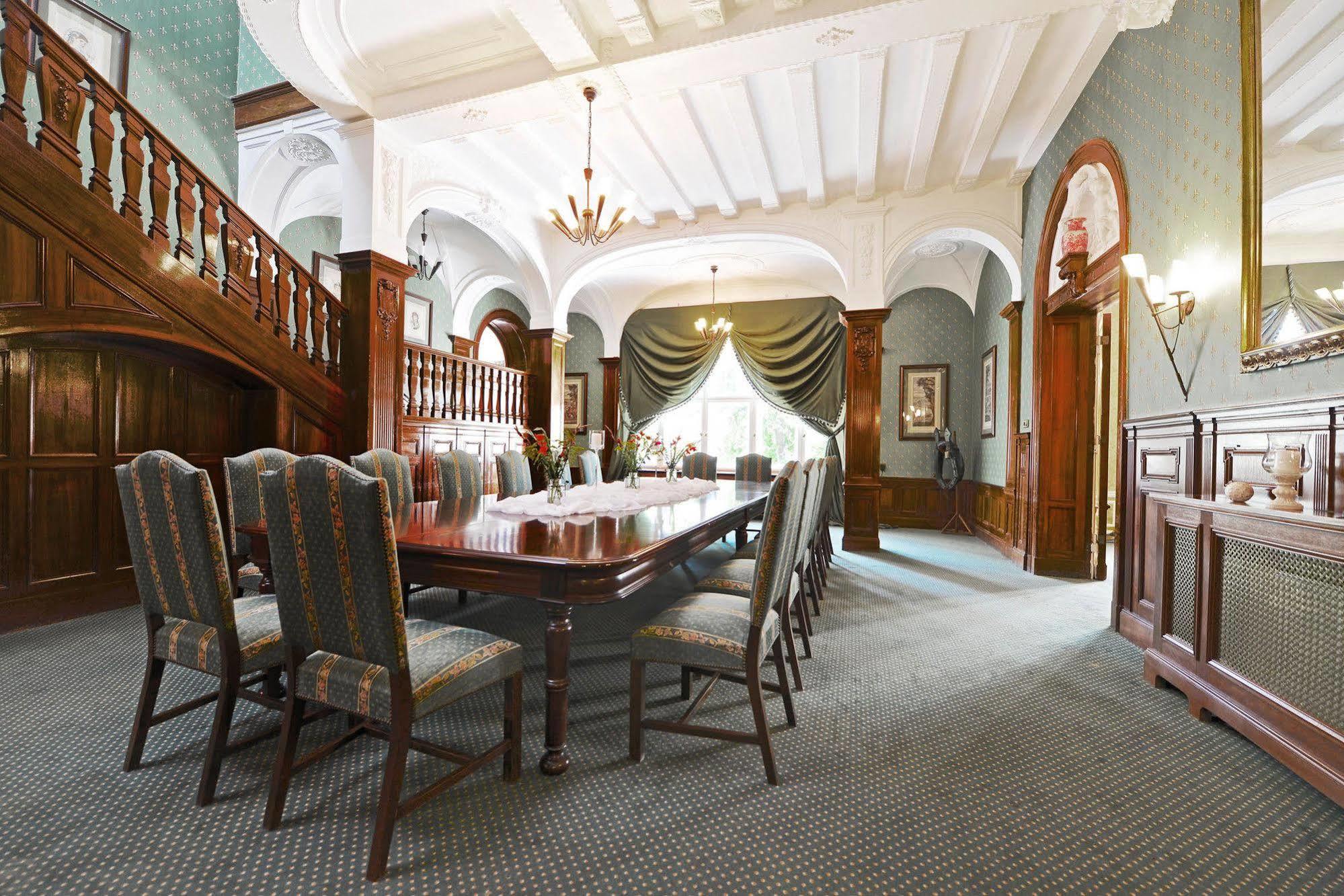 Schlosshotel Villa Westerberge Aschersleben Dış mekan fotoğraf