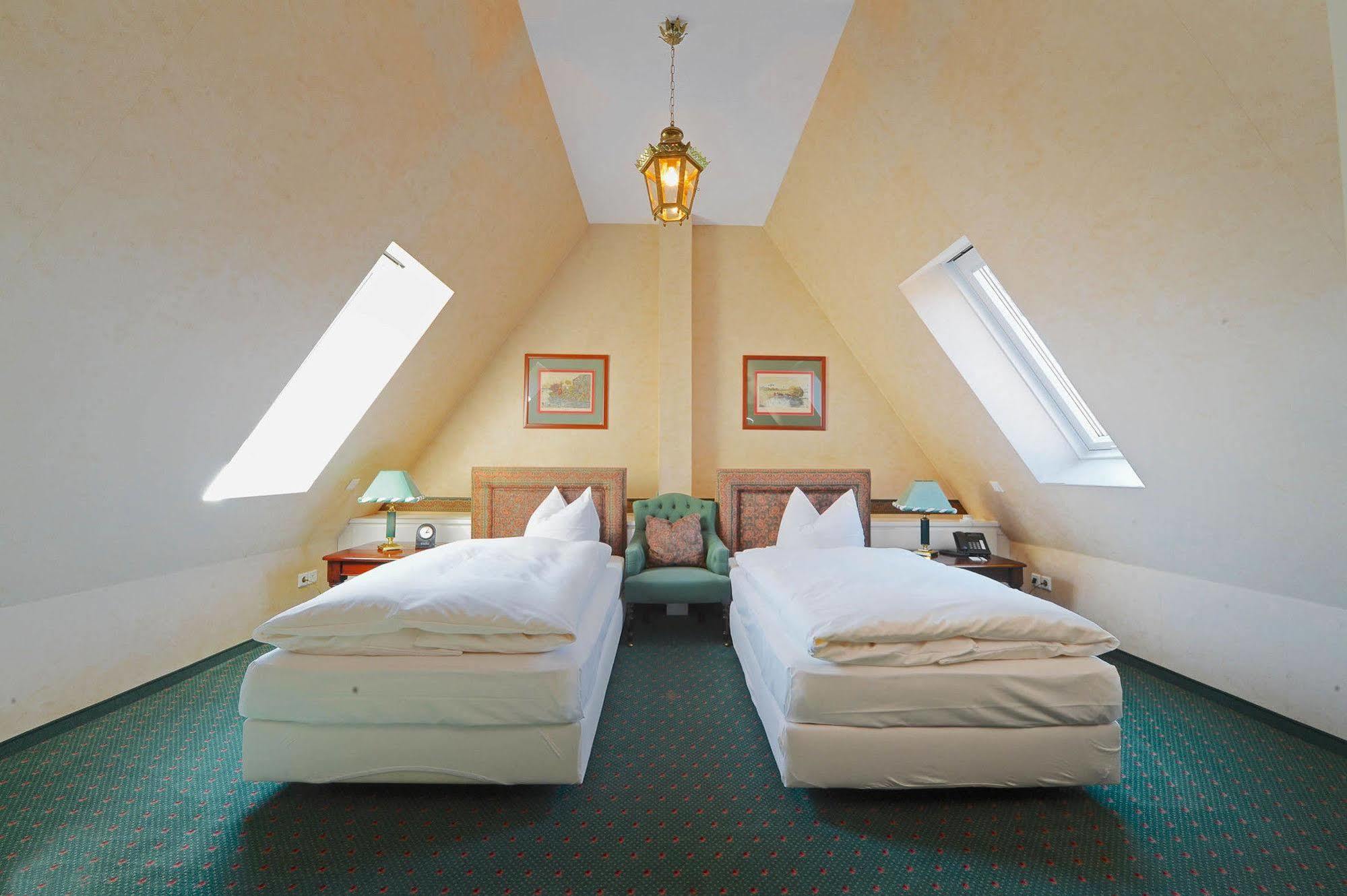 Schlosshotel Villa Westerberge Aschersleben Dış mekan fotoğraf