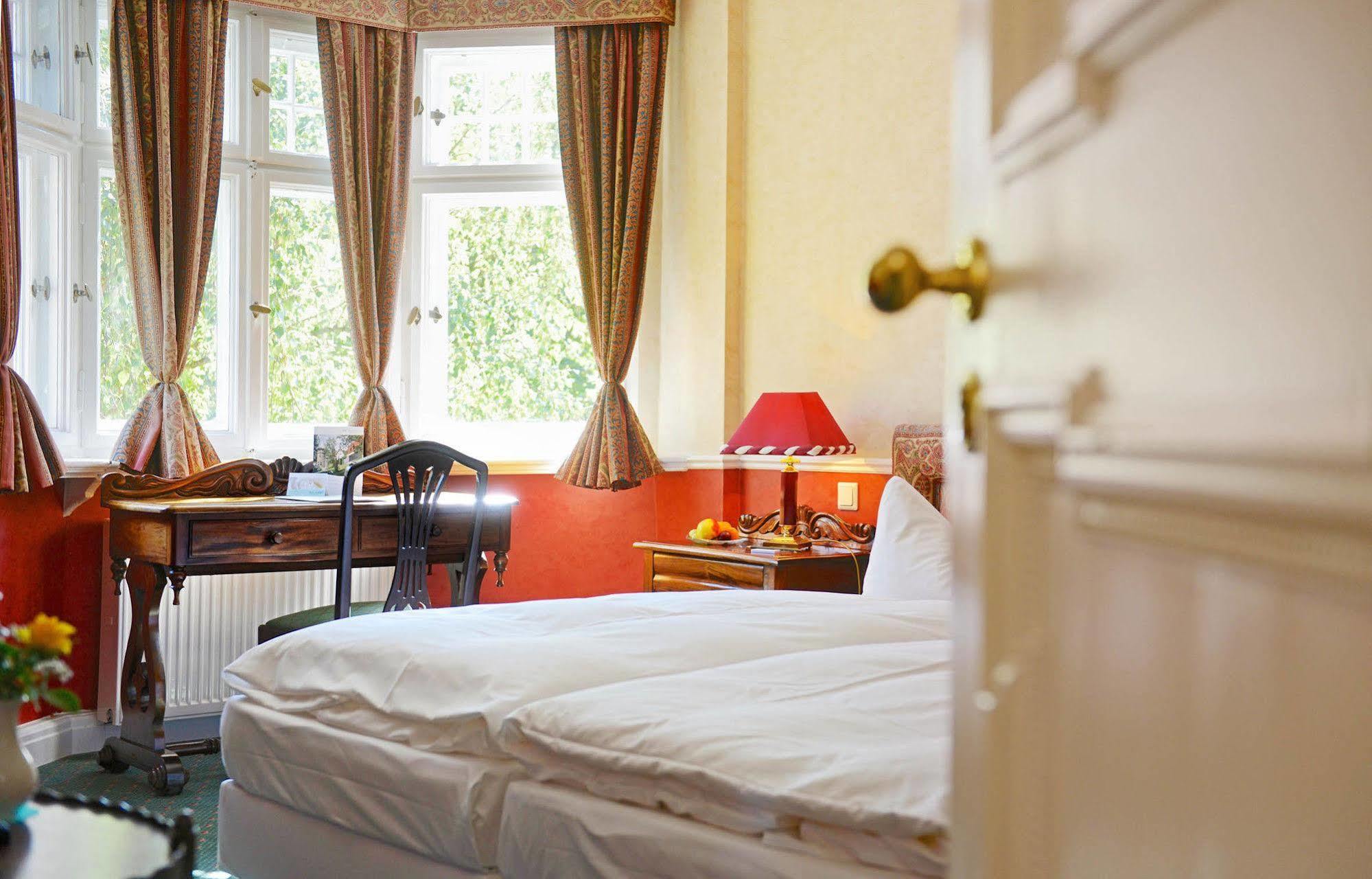 Schlosshotel Villa Westerberge Aschersleben Dış mekan fotoğraf