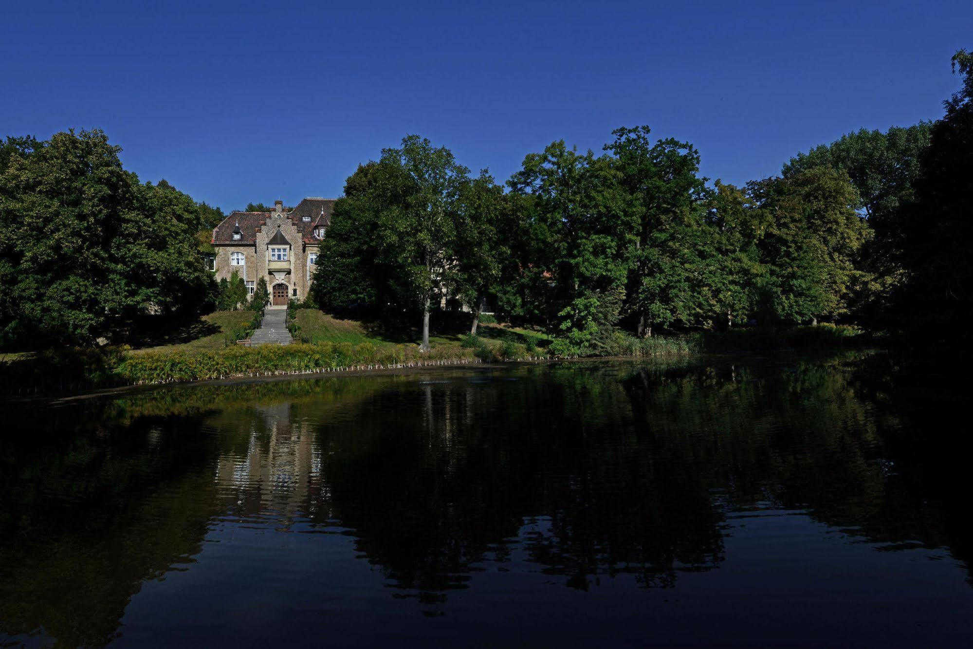 Schlosshotel Villa Westerberge Aschersleben Dış mekan fotoğraf